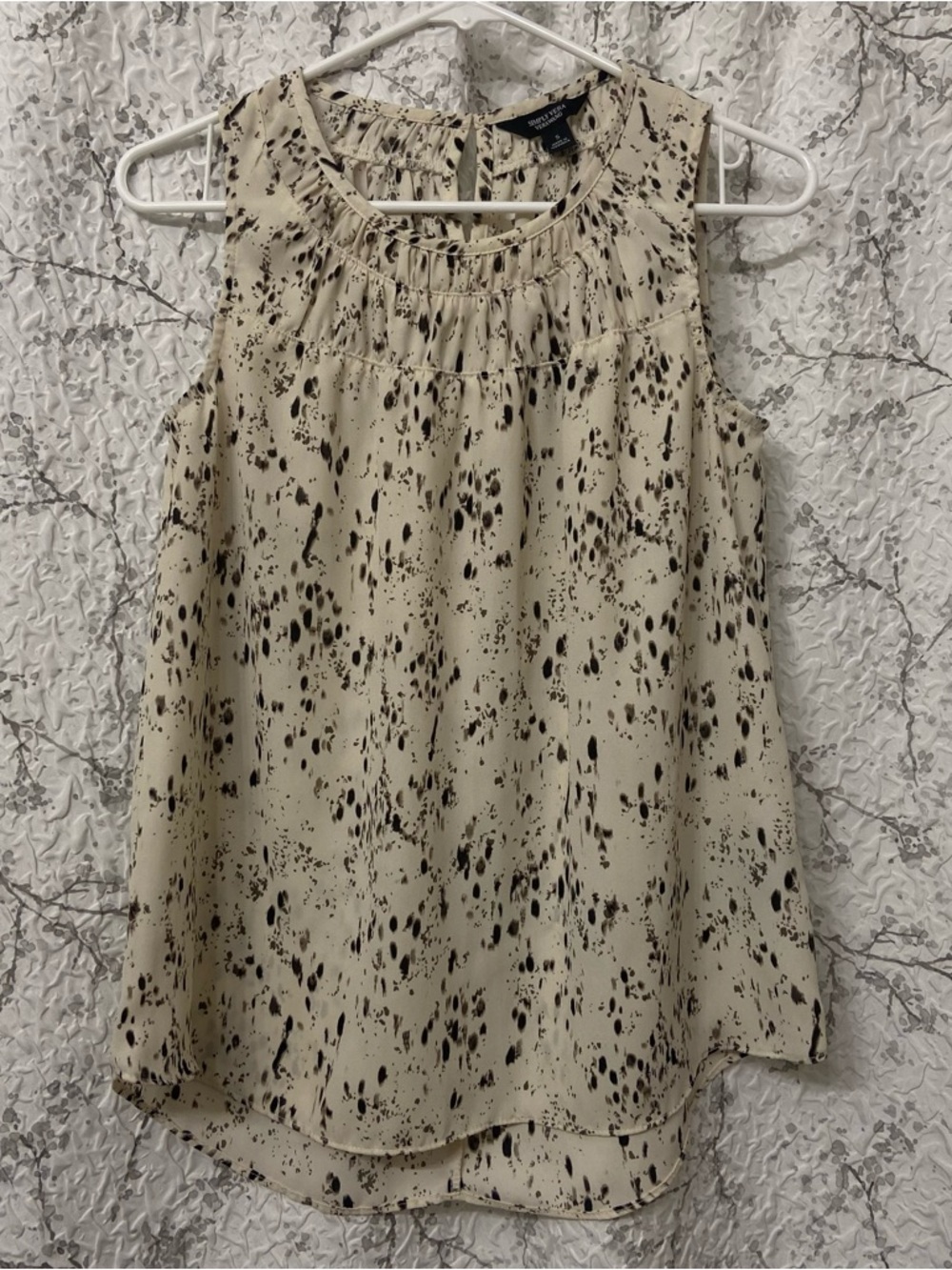 Simply Vera Vera Wang Cream Sleeveless Speckled Camisole Size small